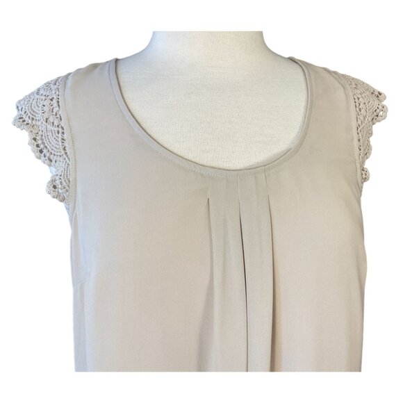 Daniel Rainn Scoop Neck Crochet Cap Sleeves Front Pleat Detail Lined Top Medium - Picture 3 of 10